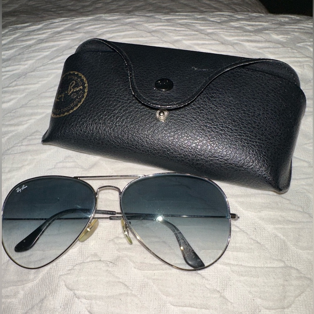 Ray-Ban Silver Aviator Sunglasses with Black Case